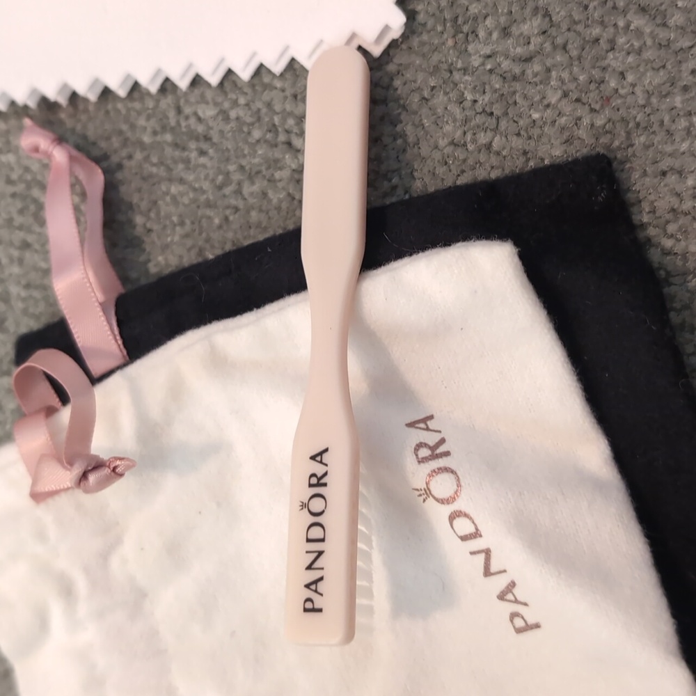 Pandora Cleaning Kit + Polishing Cloth - Picture 8 of 14